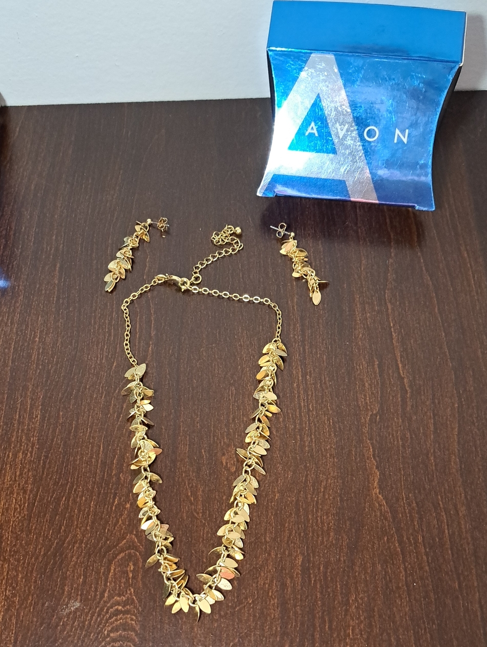 Avon Gold Leaf Charmed Necklace and Earrings Set